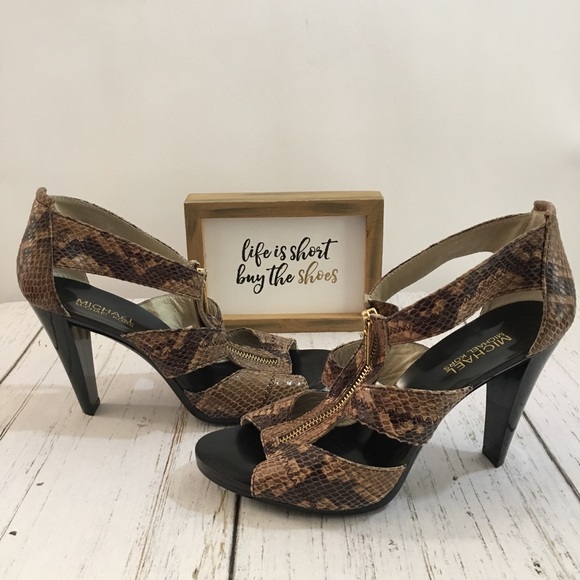 RAYE Dahlia Espadrille Wedge in Black. | Espadrilles wedges, Espadrilles, Leather espadrilles